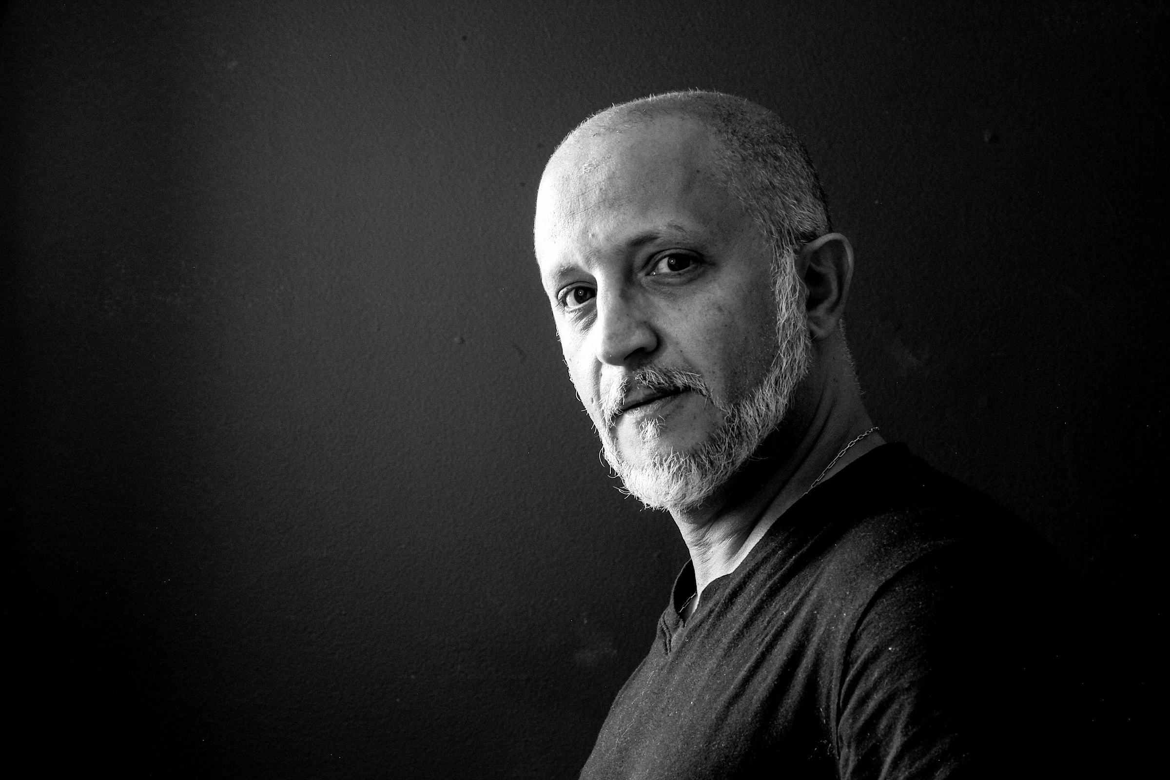 Portrait en noir et blanc de Mohammed Marouazi